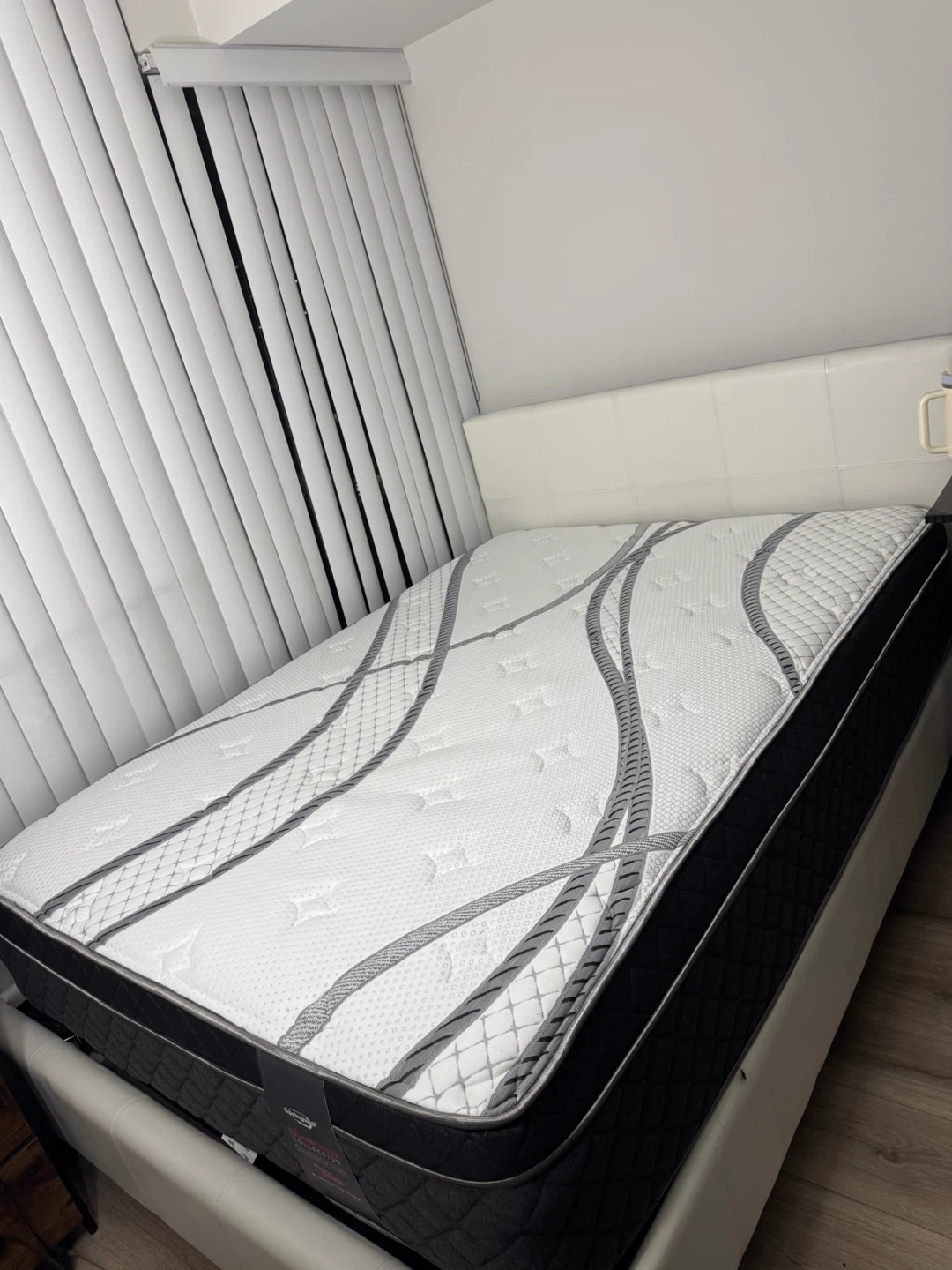 Bed Frame + Base + Springwall Diamond Collection Mattress - photo 2