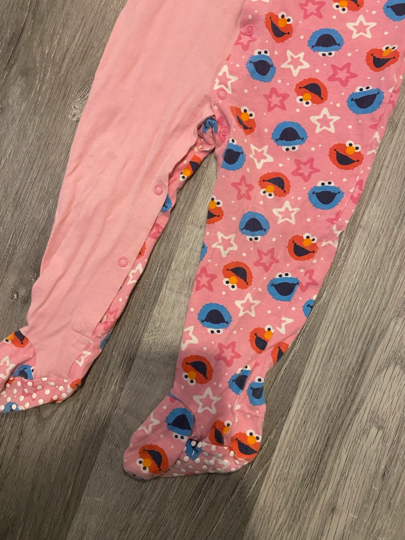 Sesame Street Elmo & Cookie Monster Pink Footed Sleeper 24M - photo 2