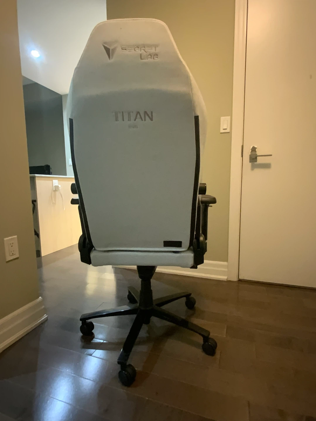 Secretlab gaming chair - photo 3