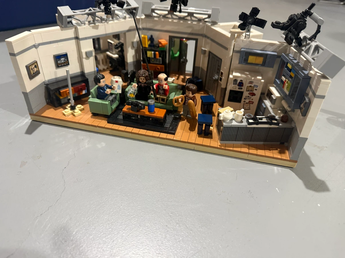 LEGO Seinfeld Apartment Set - photo 4