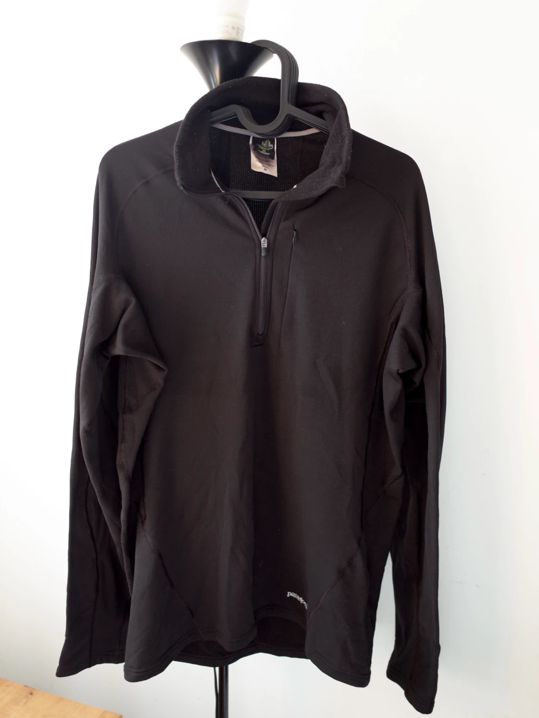 Patagonia patagonia capilene midweight zip neck 125$ (M)