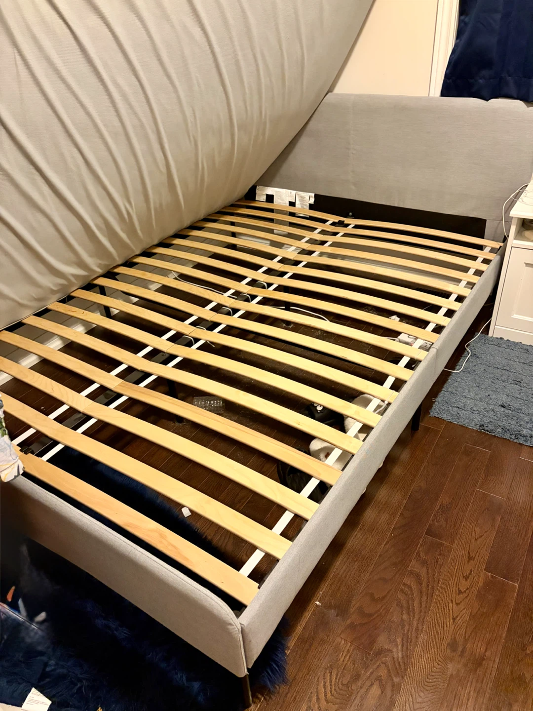 Queen size bed frame and mattress - photo 2