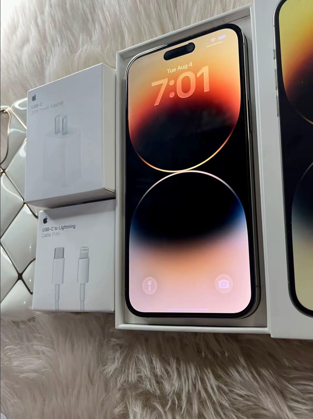 iPhone 14 Pro Max - photo 2
