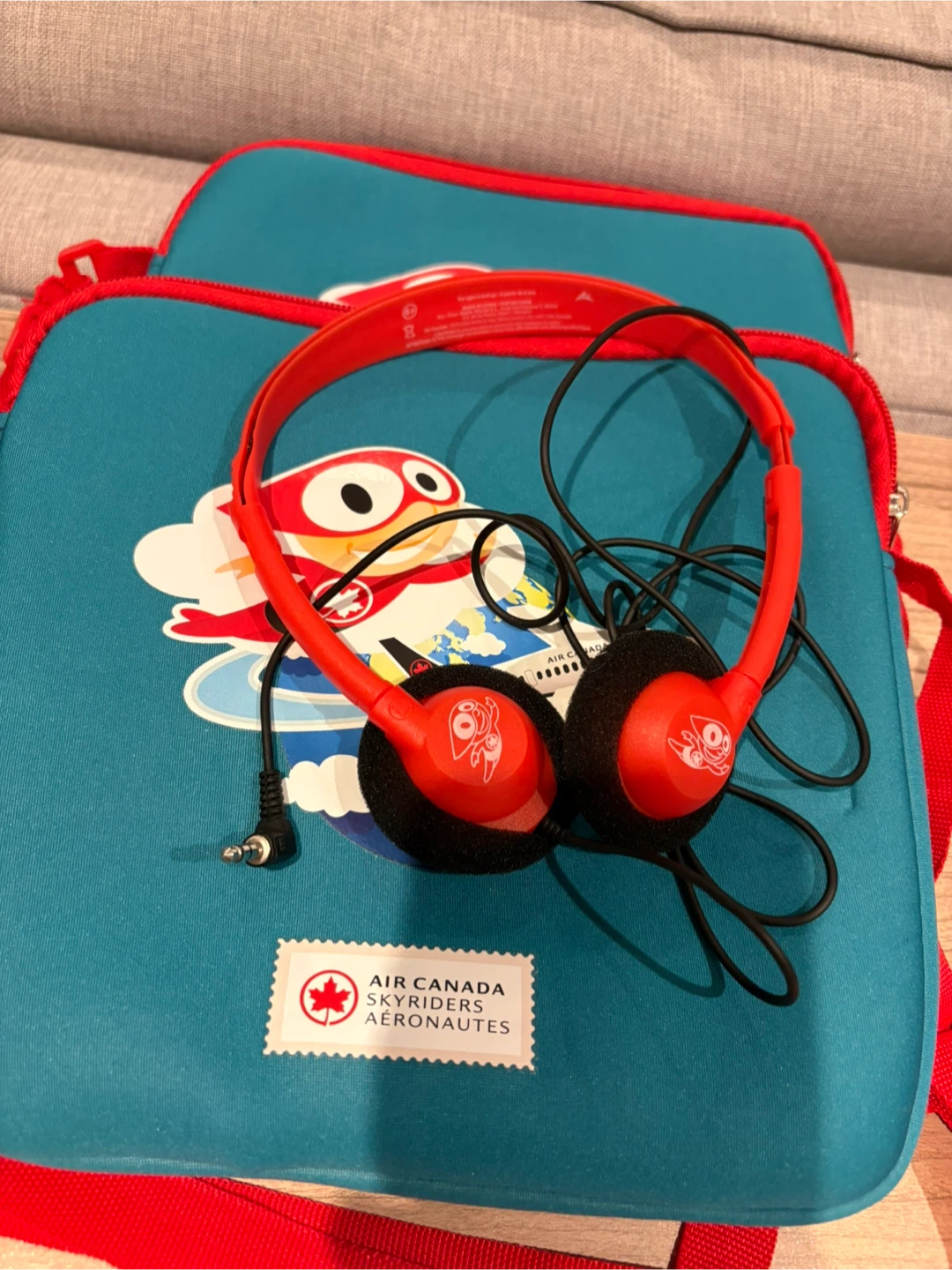 Kids Headphones and Carrying Bags - photo 2