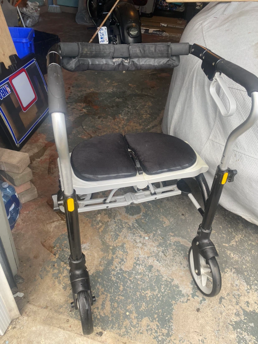 Evolution Folding Rollator Walker