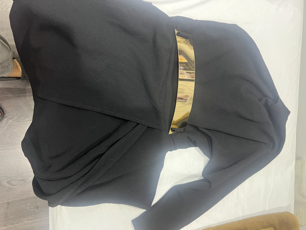 Black one-shoulder evening dress with gold belt - photo 4