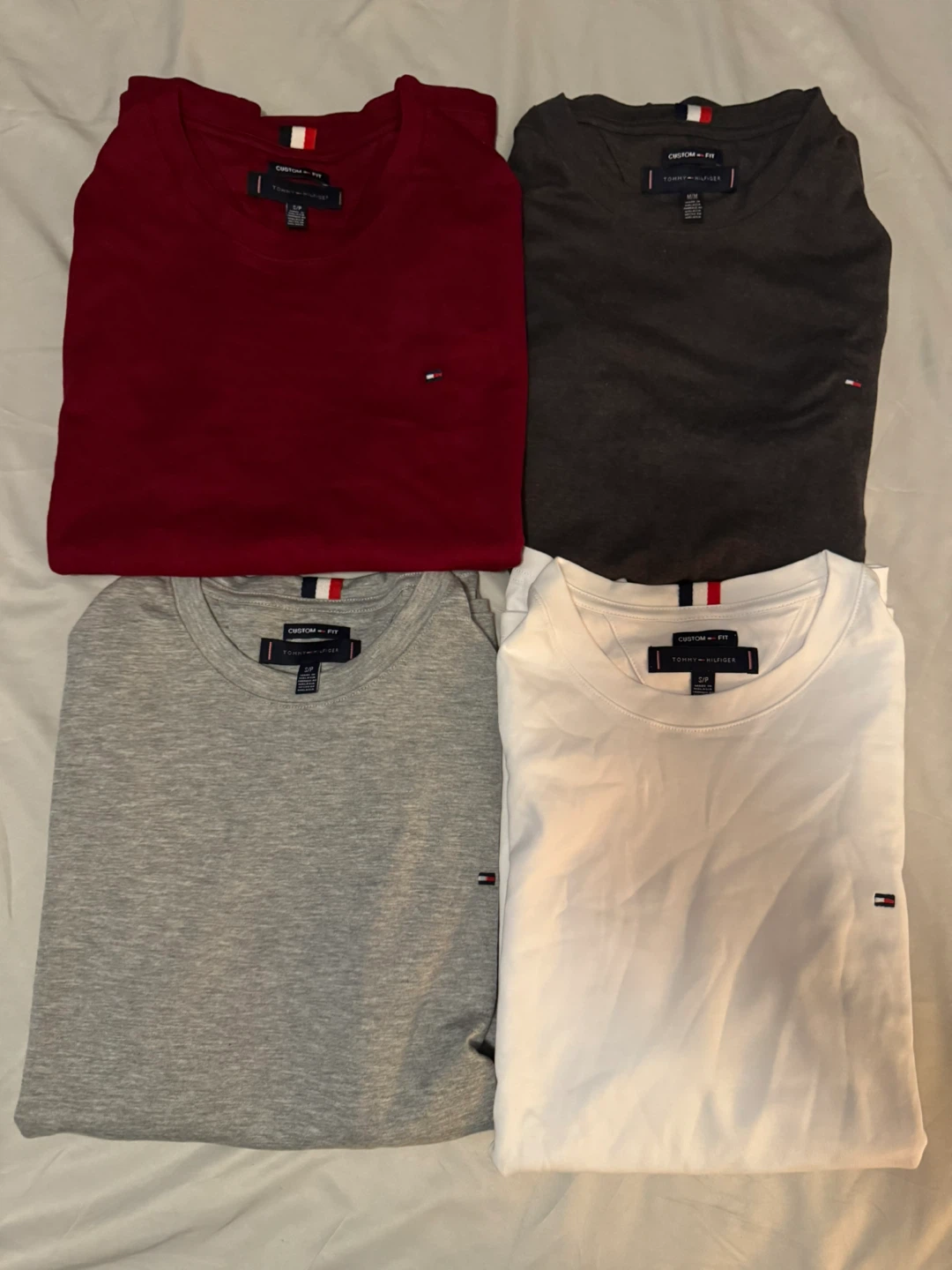 Set of 4 Tommy Hilfiger Long Sleeve T-Shirts unisex