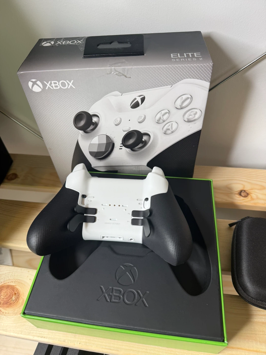 White Xbox elite series 2 controller - photo 3
