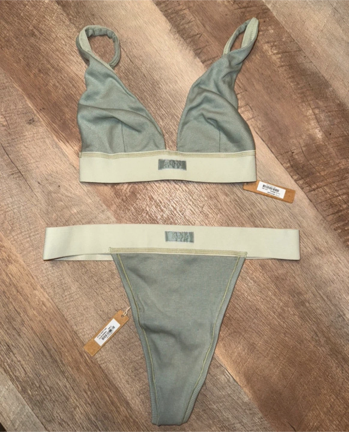 SKIMS Ribbed Bralette and Thong Set - photo 2