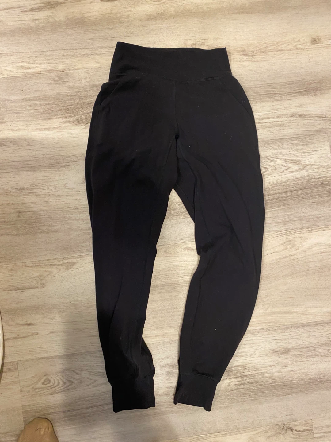 Lululemon Black Joggers cuffed Legging