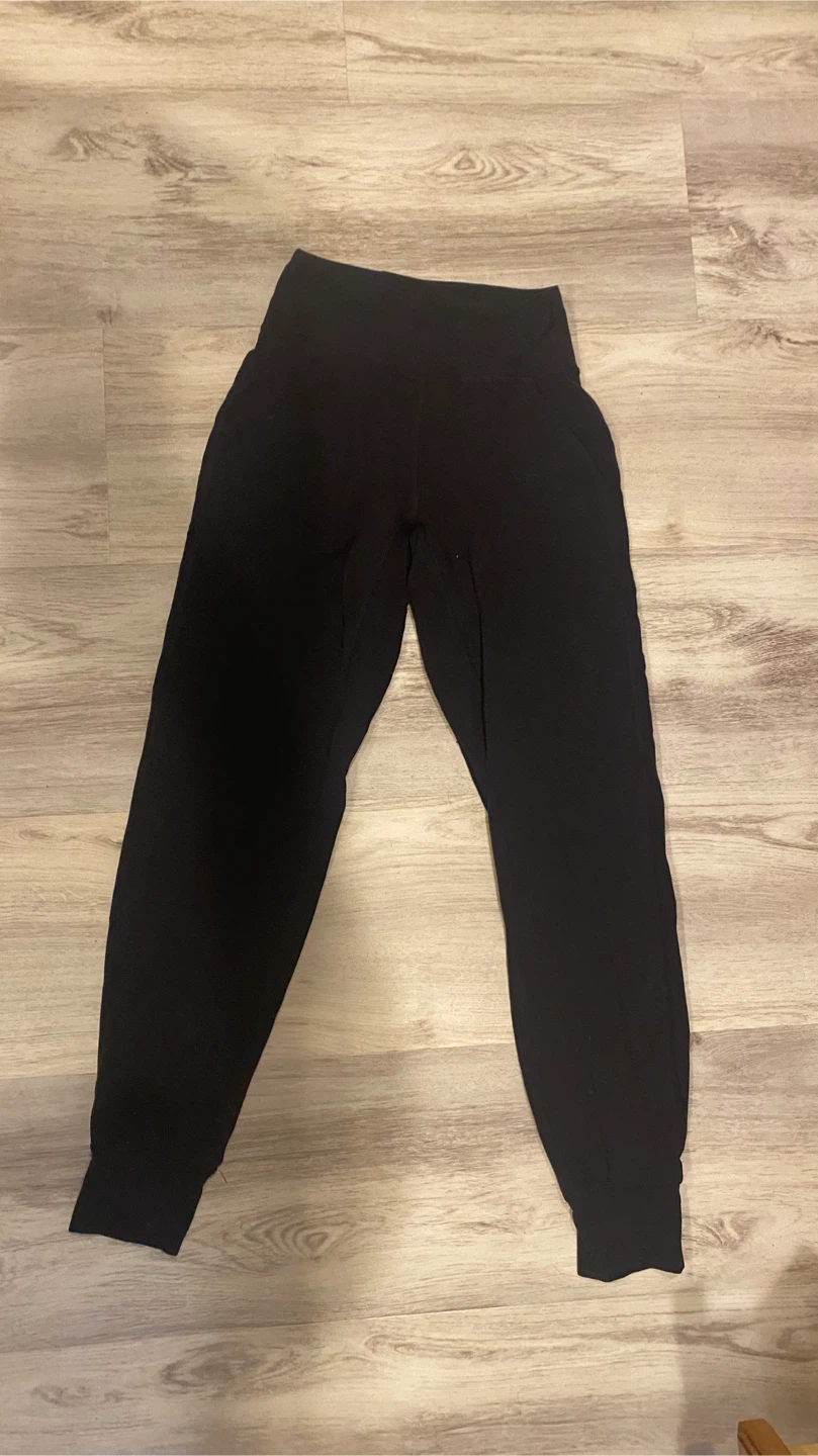 Lululemon Black Joggers cuffed Legging - photo 3