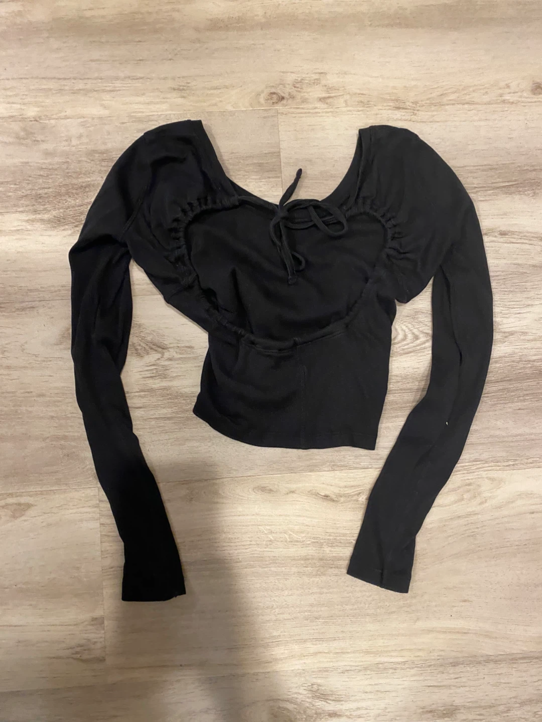 Lululemon Black Long Sleeve Tie-Back Top Crop - photo 2