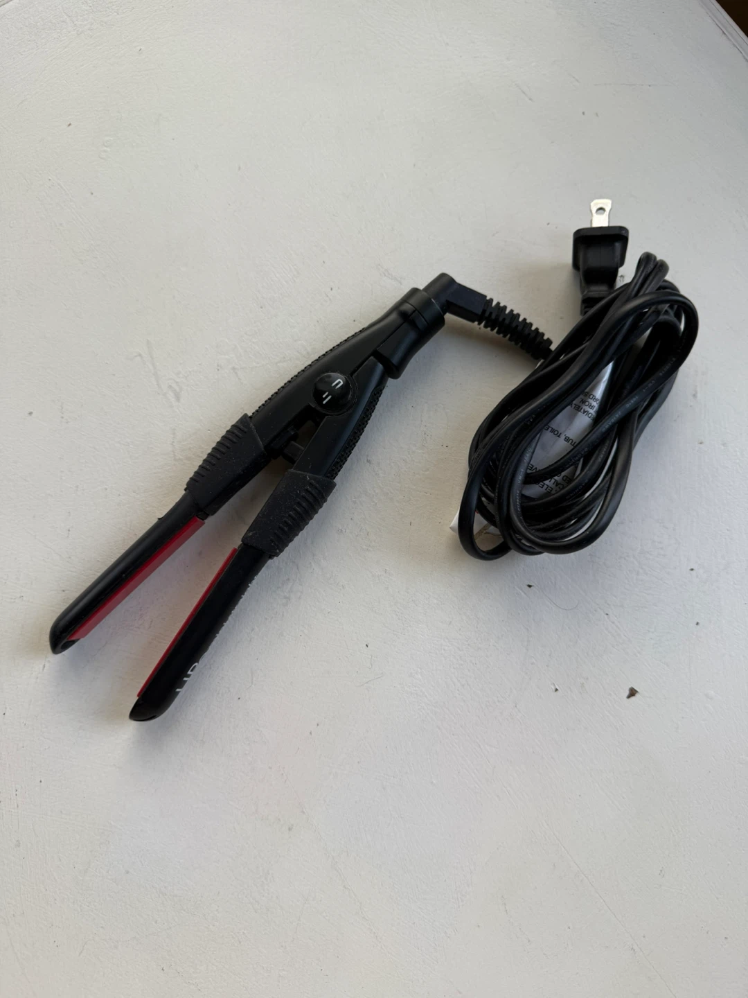 Mini hair straightener