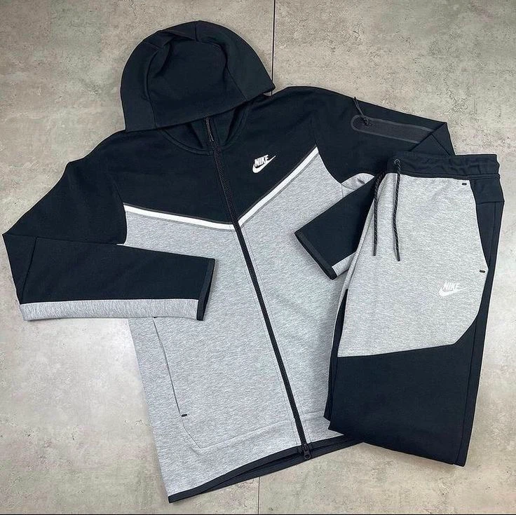 Nike Tech Set (Large)