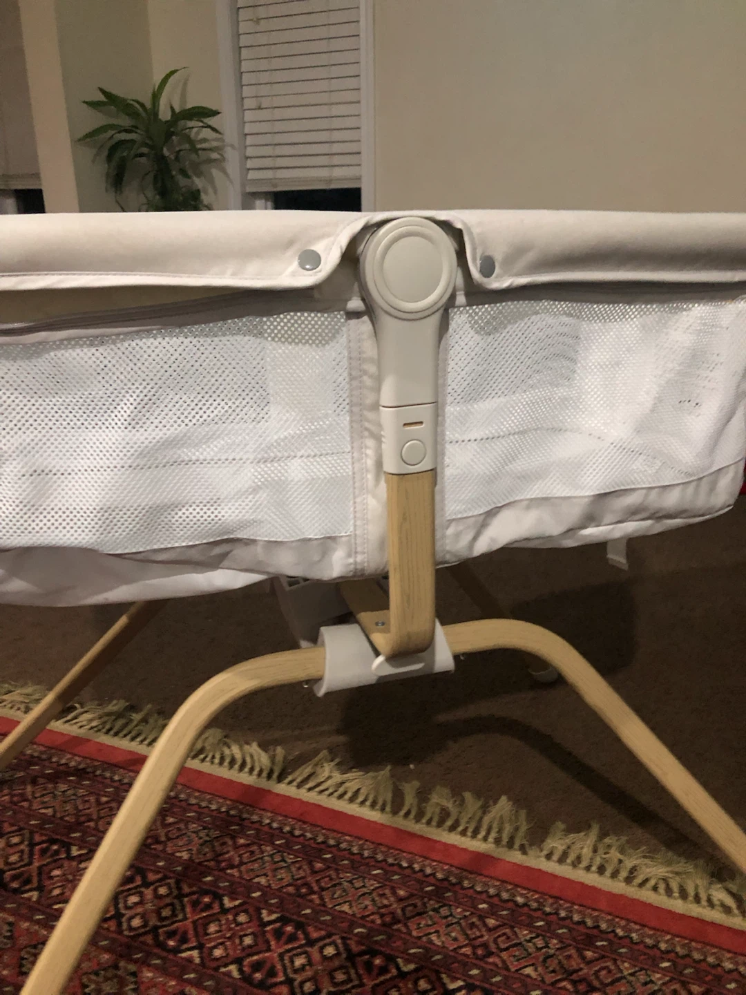 Maxi-Cosi Iora Bedside Bassinet