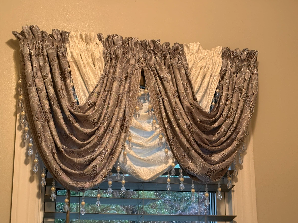 Elegant Gray and White Swag Window Valance - photo 3