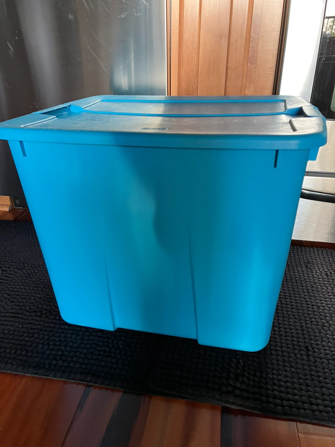 Sterilite 20 Gallon Storage Tote