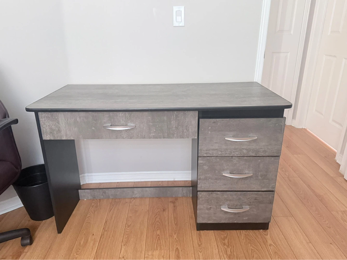 Grey Wood-Look Computer Desk with Drawers