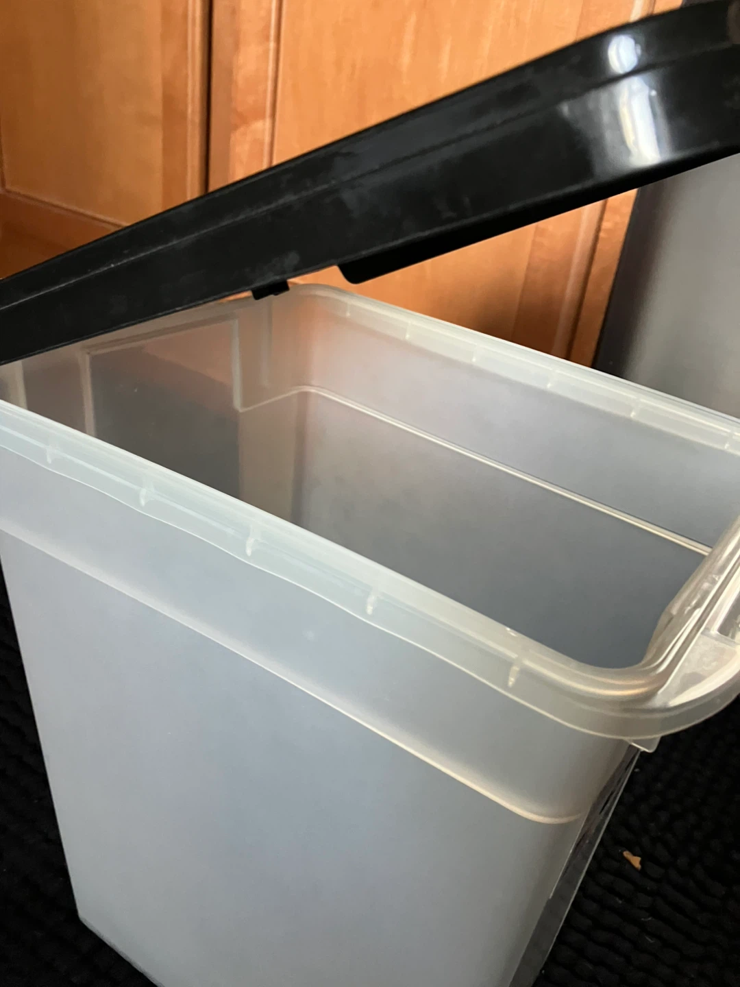 IRIS Airtight Pet Food Container 10 lbs - photo 2