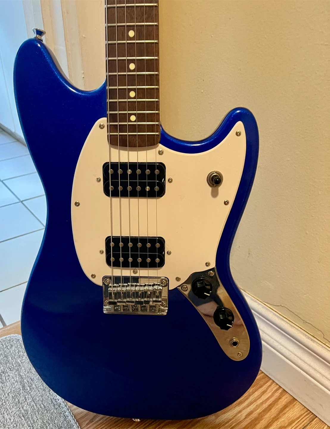 New- Squier by Fender Mustang Electric Guitar - photo 2
