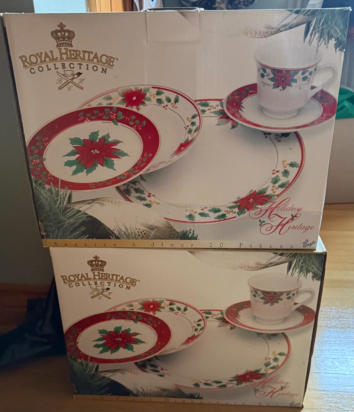 Royal Heritage Collection Holiday Dinnerware Set