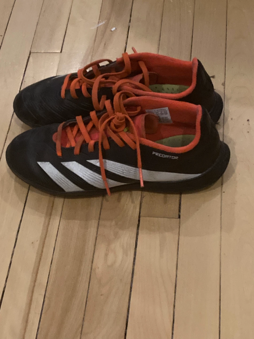 Adidas kids soccer shoes indoor size 4.5 (US) - photo 2