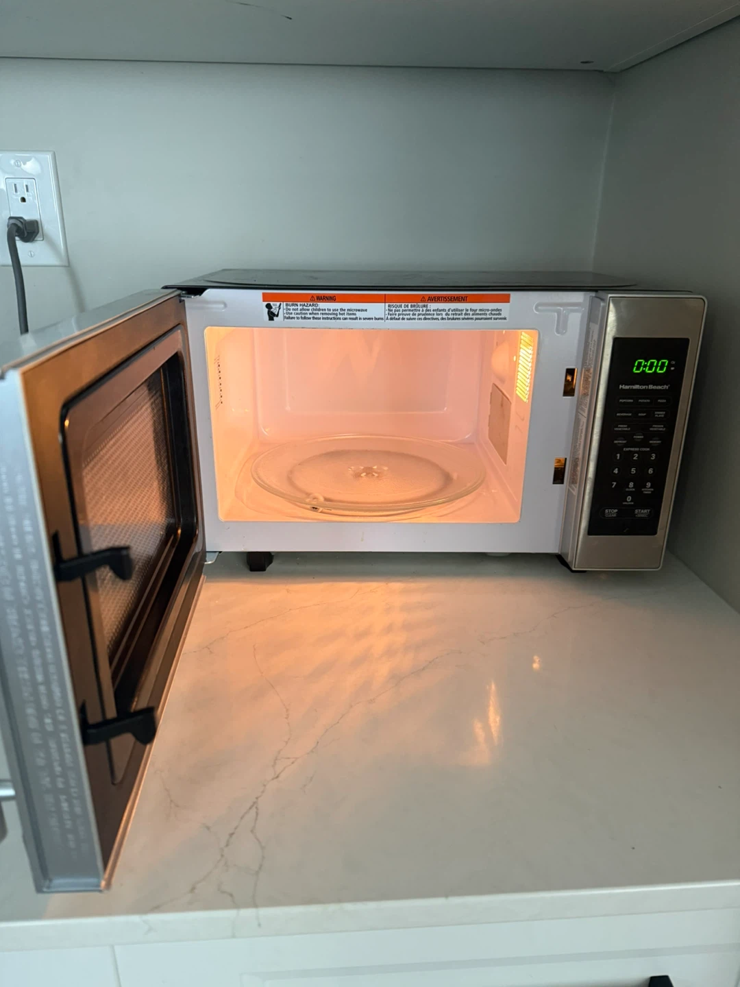 Hamilton Beach Microwave - photo 2