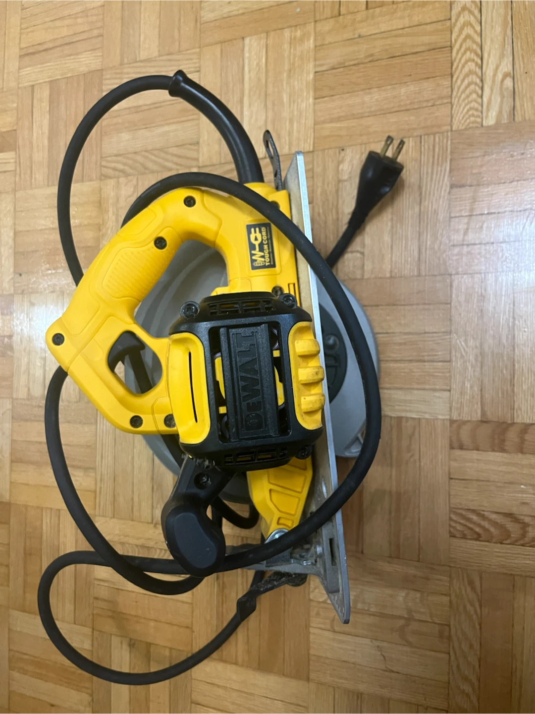 DeWalt DWE575 7-1/4" Circular Saw - photo 3