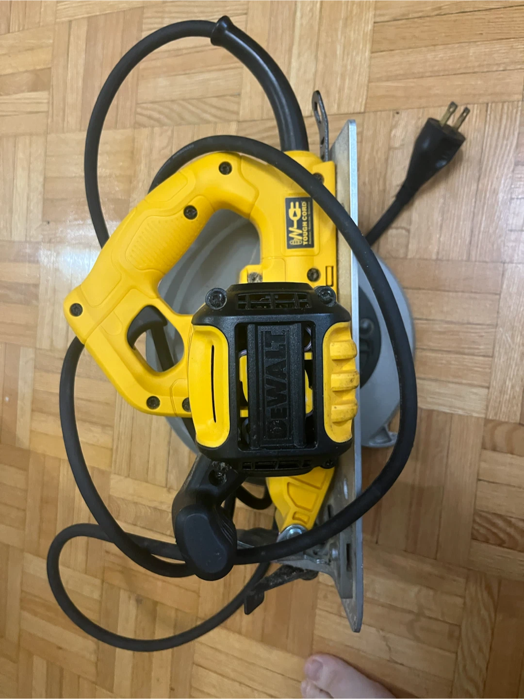 DeWalt DWE575 7-1/4" Circular Saw - photo 4