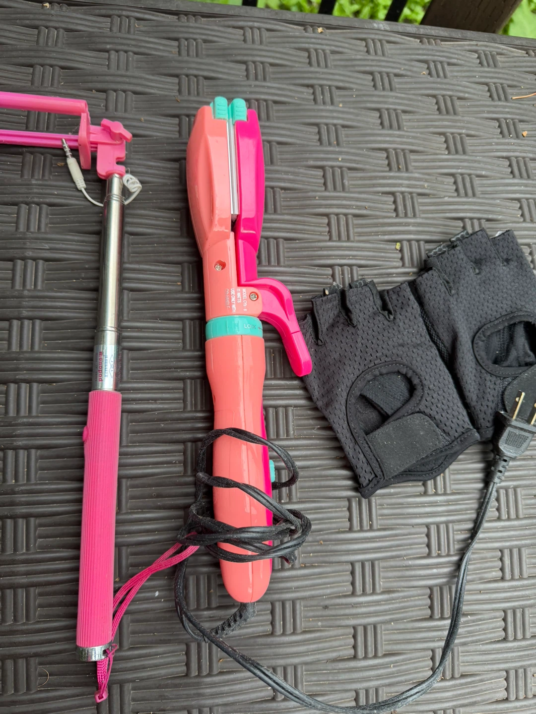 Hair Curling Wand and Selfie Stick - photo 2