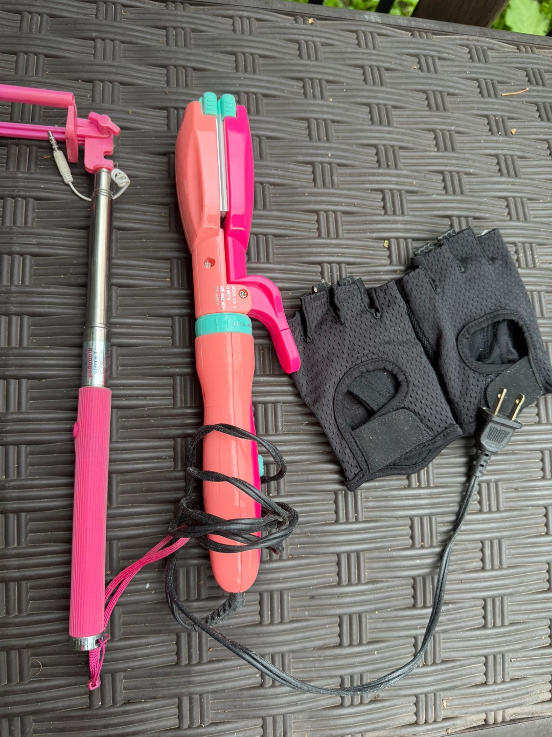 Hair Curling Wand and Selfie Stick - photo 3