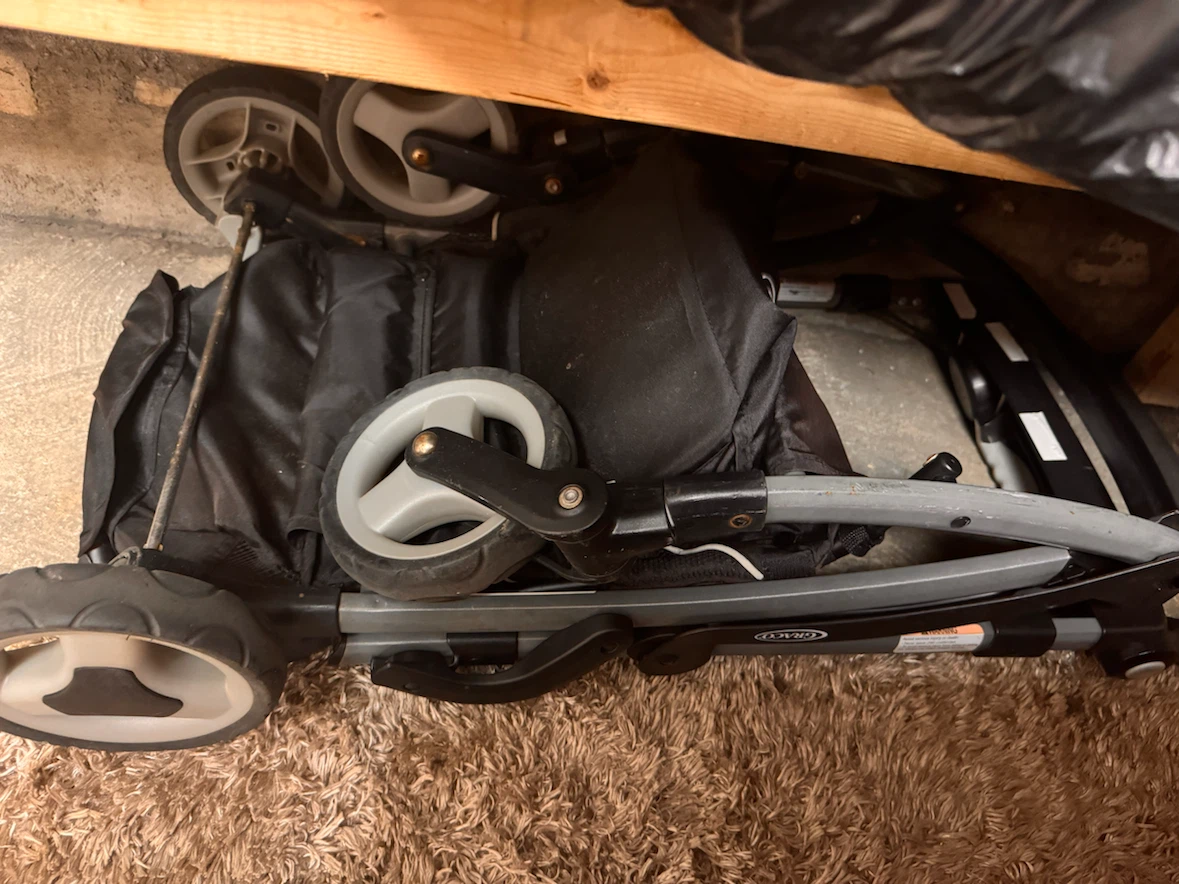 Graco SnugRide SnugFit 35 DLX Infant Car Seat