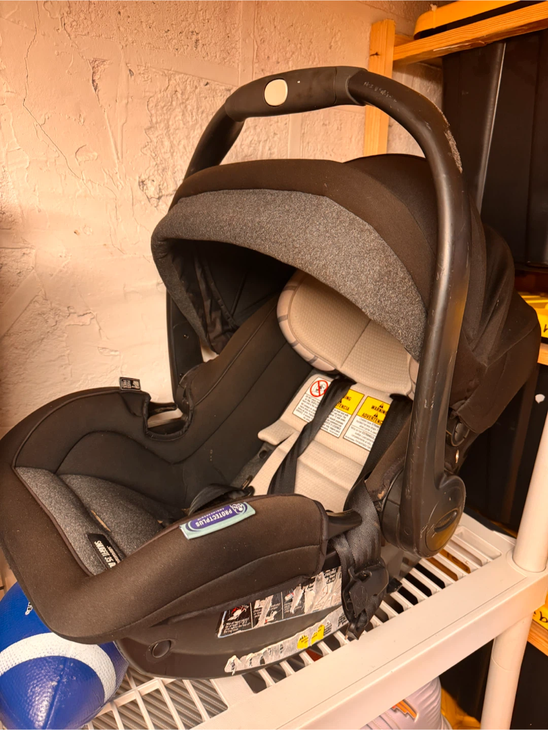 Graco SnugRide SnugFit 35 DLX Infant Car Seat - photo 2