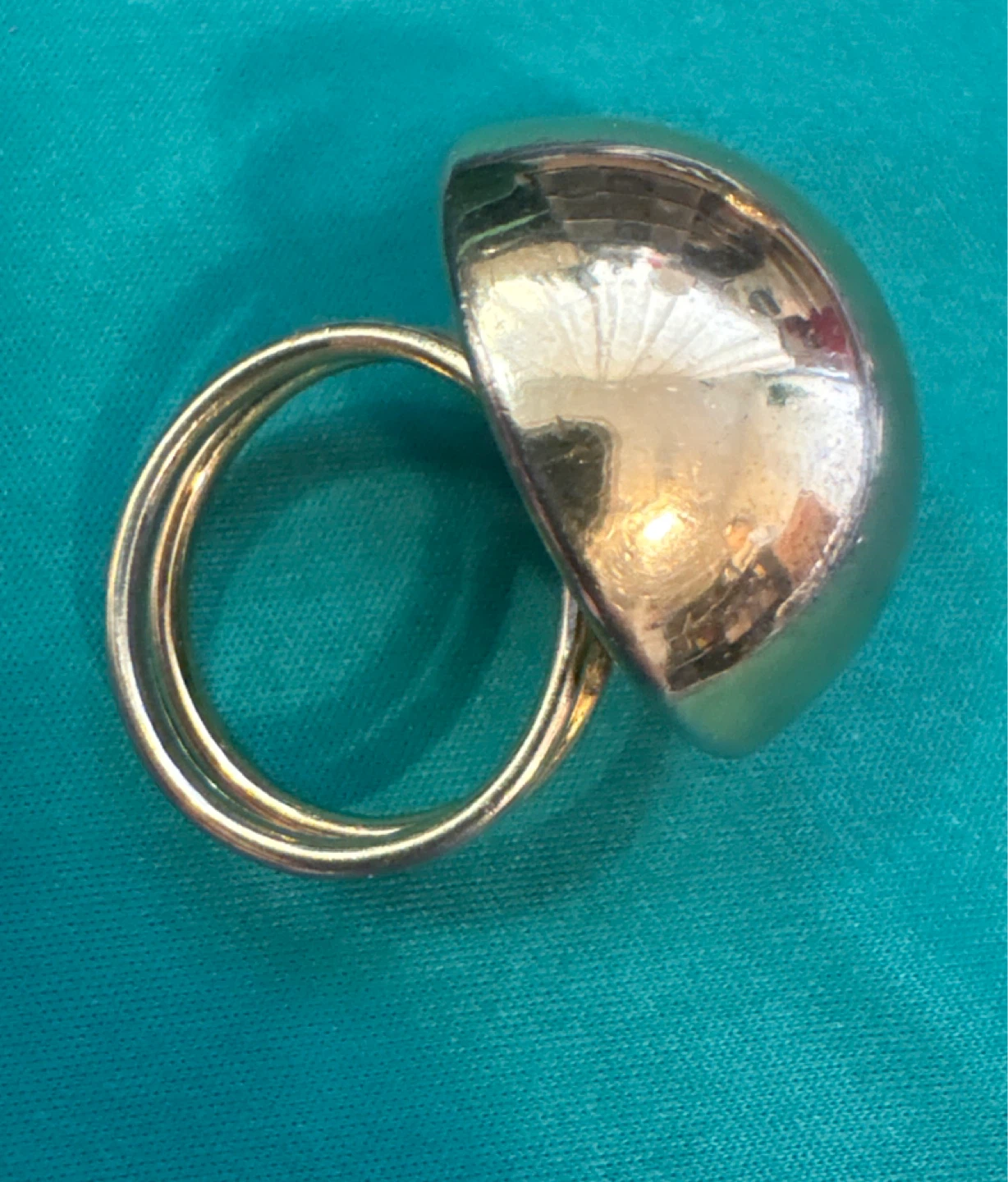 Vintage Sarah Coventry “1971 Uptight Scarf Ring” gold tone ring