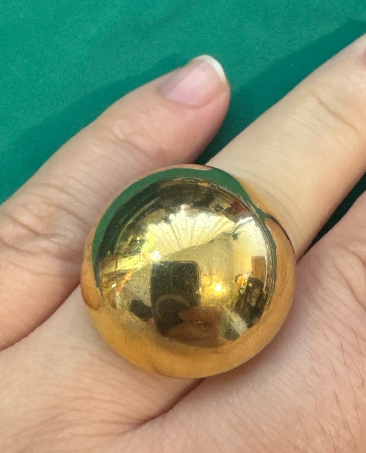 Vintage Sarah Coventry “1971 Uptight Scarf Ring” gold tone ring - photo 2