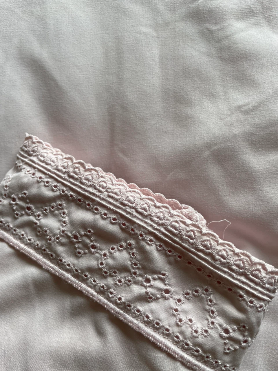 Twin - Blush Pink Comforter with Eyelet Trim - photo 2