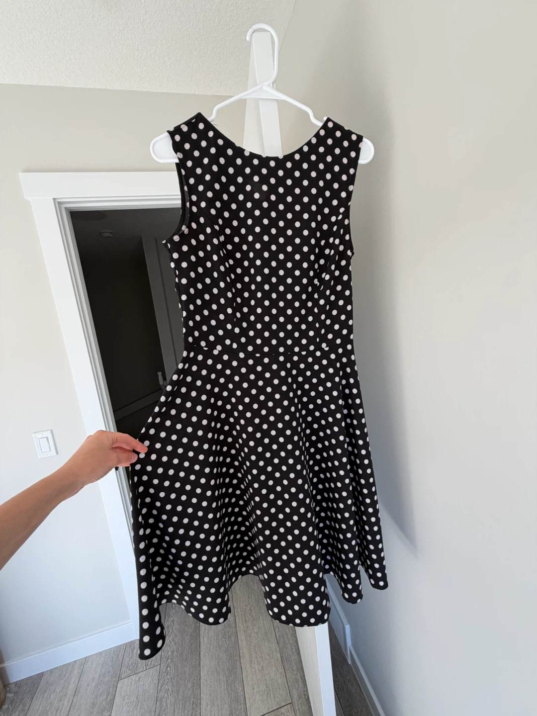 Black and White Polka Dot Sleeveless Dress - photo 5