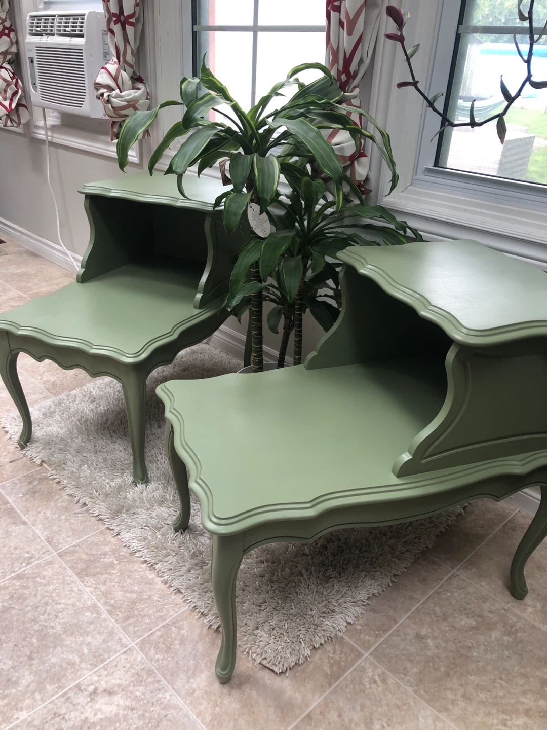 2 end tables, green, refinished - photo 3