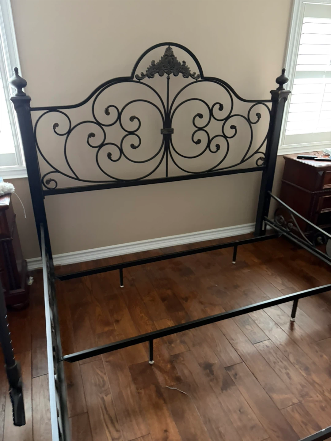 King Size Wrought Iron Bed Frame - photo 2