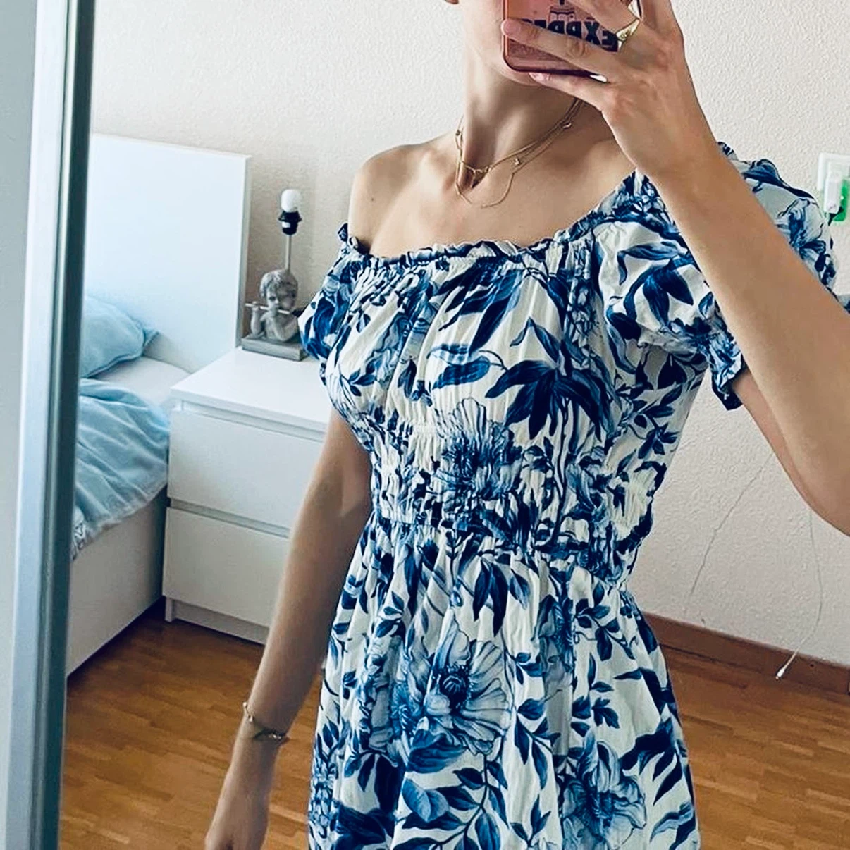 H&M Blue and White Floral Off-the-Shoulder Dress - photo 2