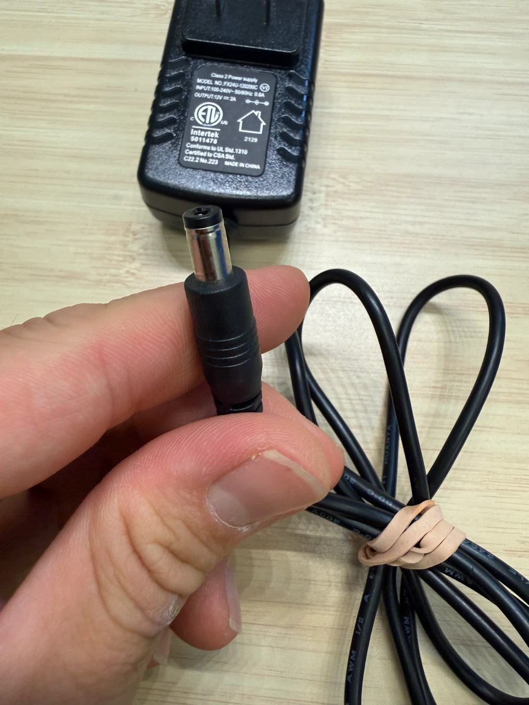 12V 2A Power Adapter FX24U-120200C - photo 4