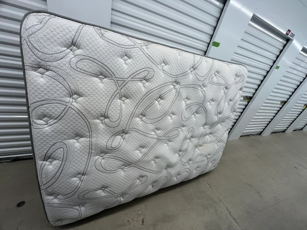 Queen Sealy Posturepedic Mattress
