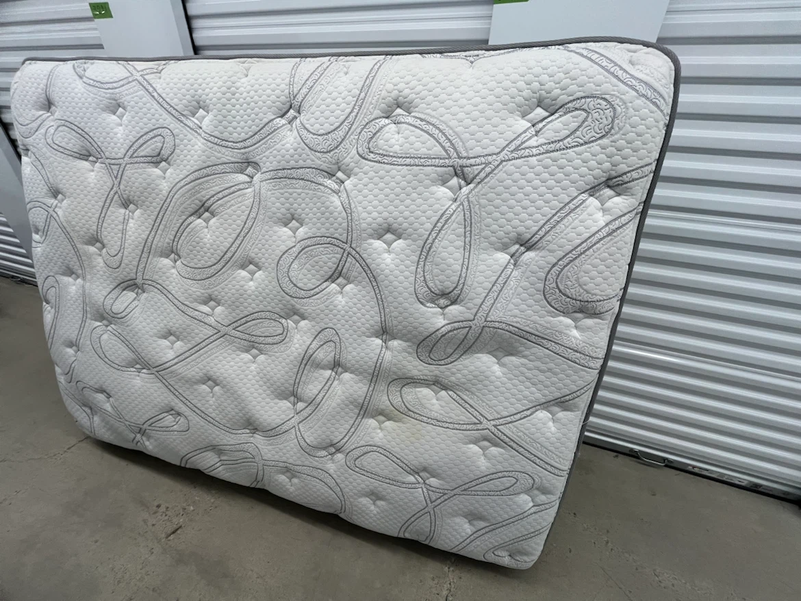 Queen Sealy Posturepedic Mattress - photo 2