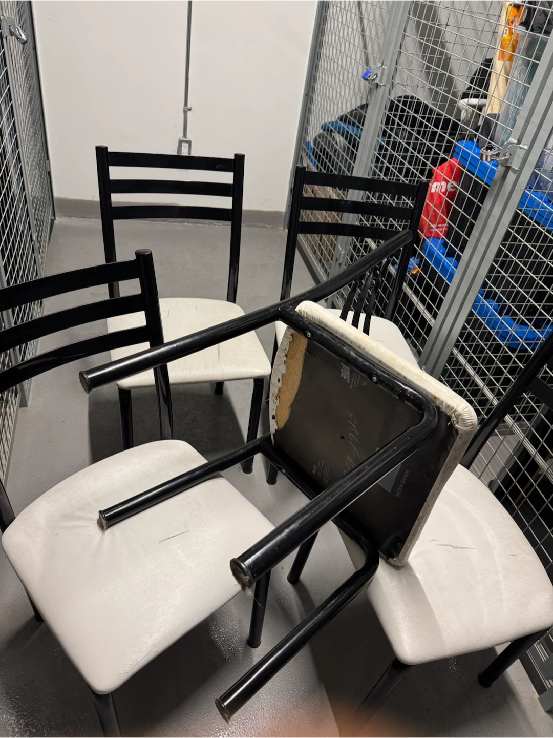 Set of 5 black and white dining chairs - photo 3