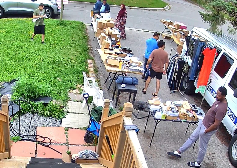 Garage sale everything must go $10 - photo 3