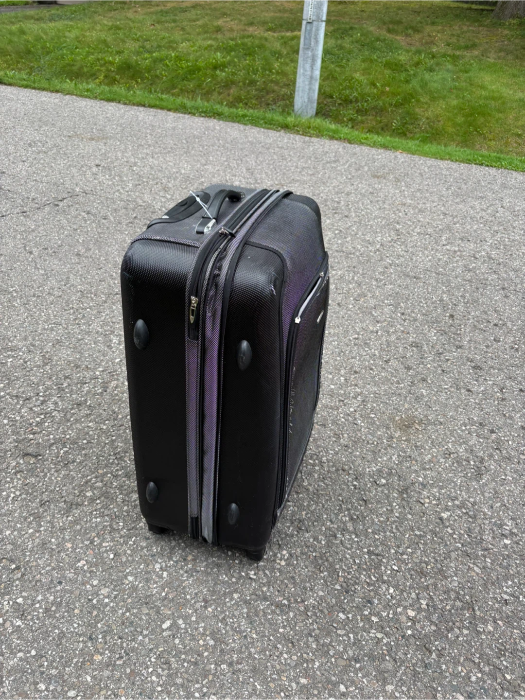 Huge Carry-On Suitcase - photo 4