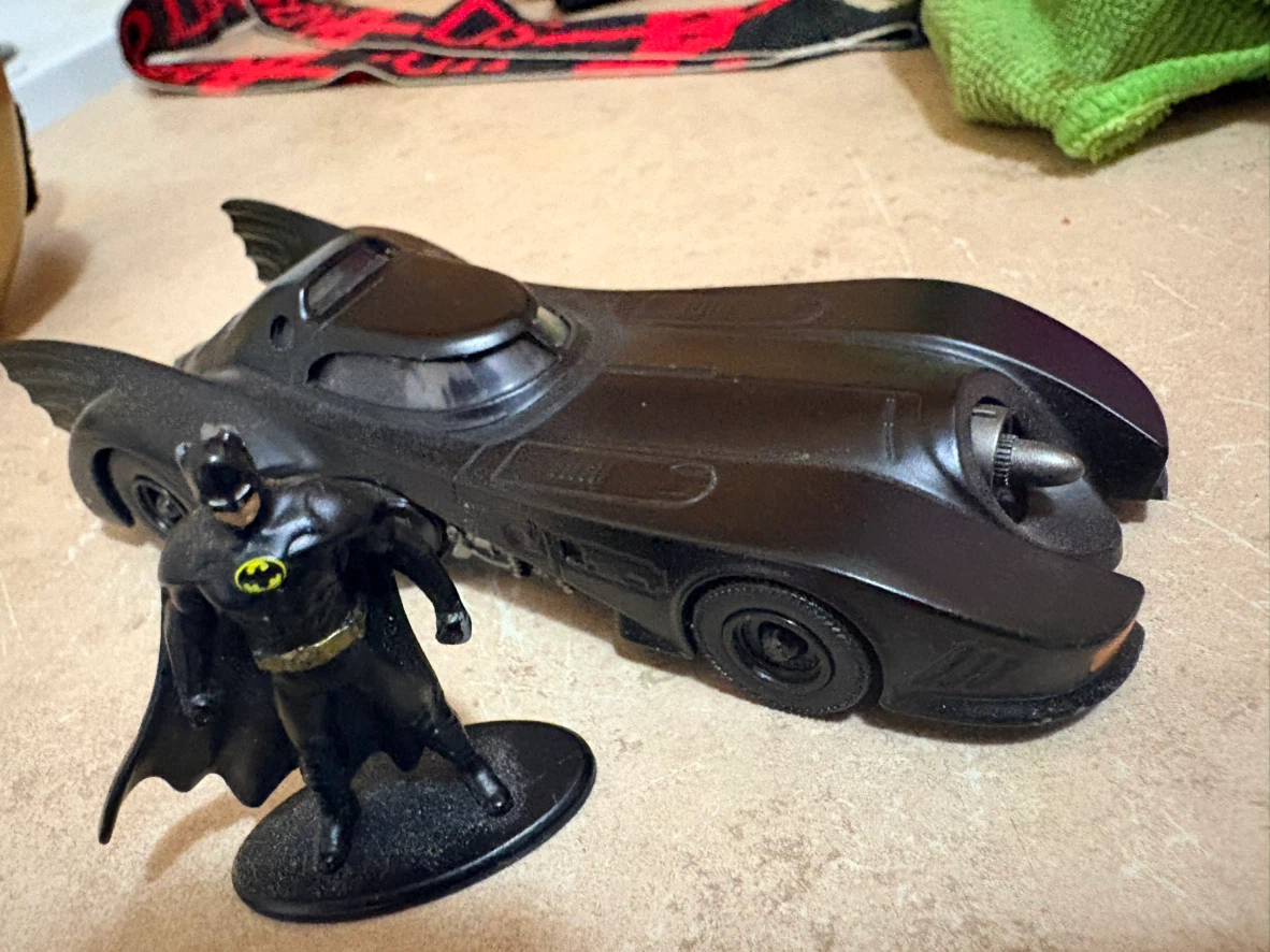 Jada Toys DC Comics Batman Figure and Batmobile