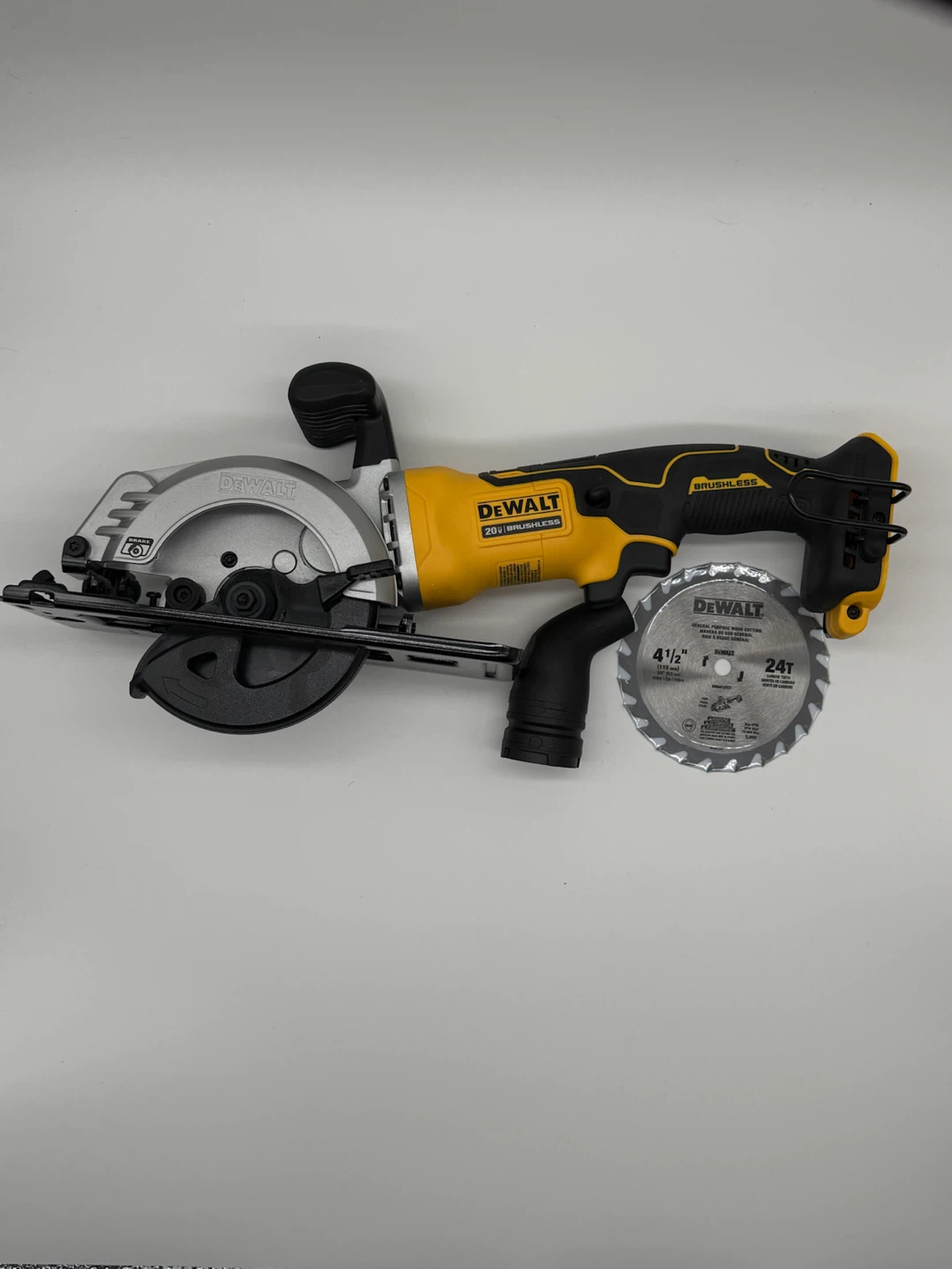 DEWALT 20V MAX ATOMIC Brushless 4-1/2-inch Compact Circular Saw - photo 2