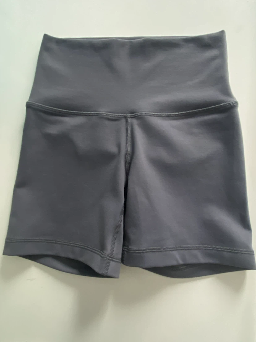 Women’s Aritzia Tn Action Bike Shorts! - photo 4