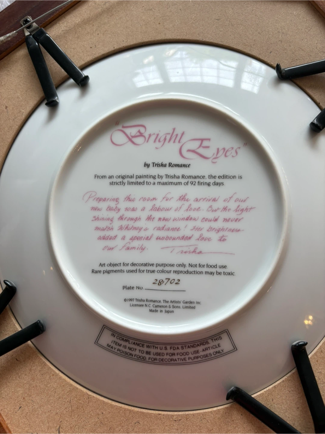 Trisha Romance Bright Eyes Decorative Plate - photo 2